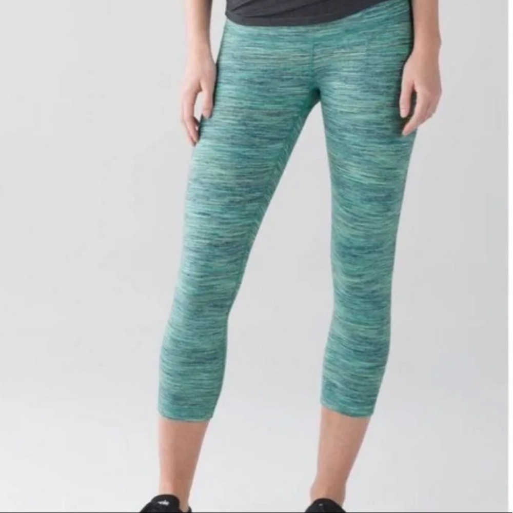 Lululemon align crop leggings in heather teal  23” size 4